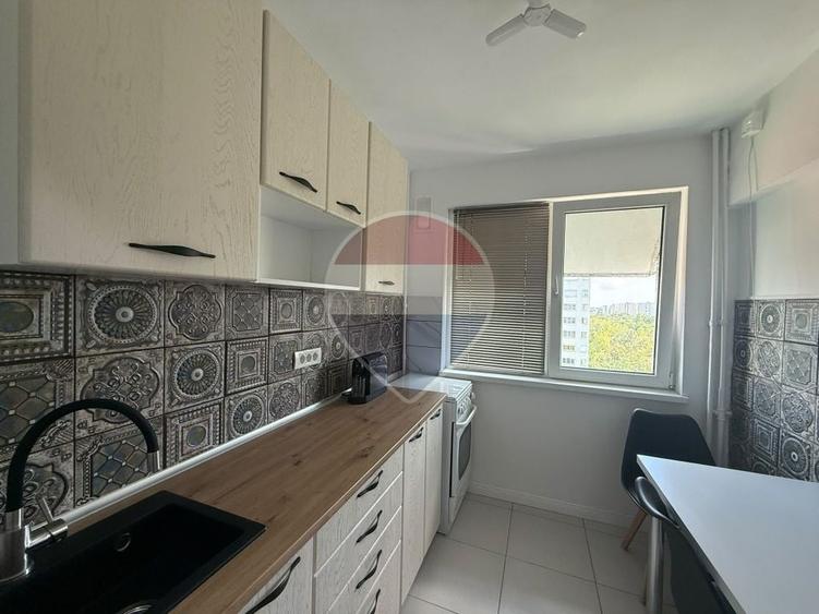 Apartament cu 2 camere semidecomandat, mobilat în Dristor