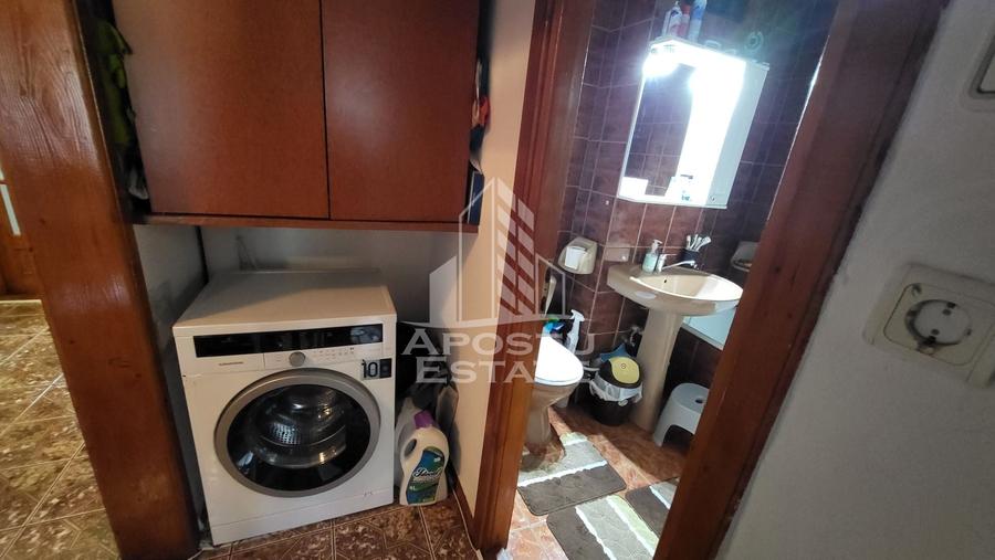 Apartament cu 4 camere decomandat, mobilat în Lipovei