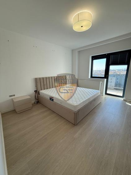 Apartament cu 3 camere decomandat, mobilat în Trocadero