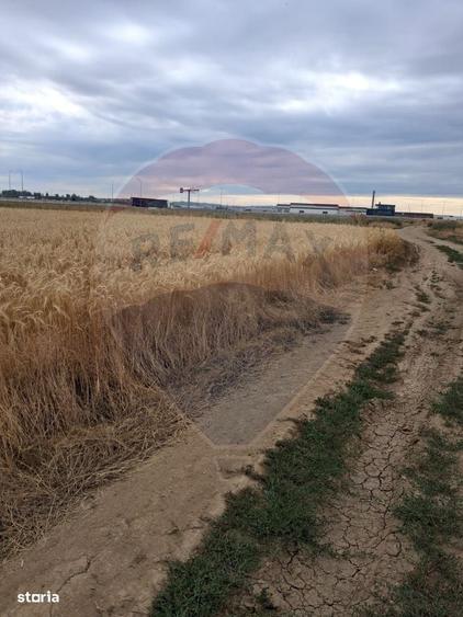 Teren intarvilan de vanzare in zona industriala - 1