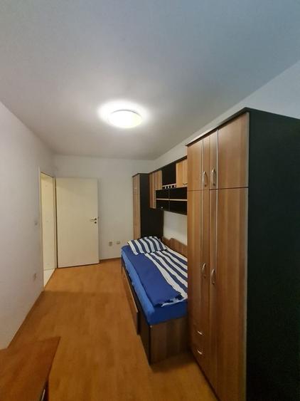 Apartament cu 3 camere decomandat, mobilat în Medicină