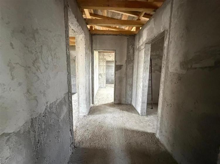 Casă individuală cu 4 camere cu Canalizare în Nord
