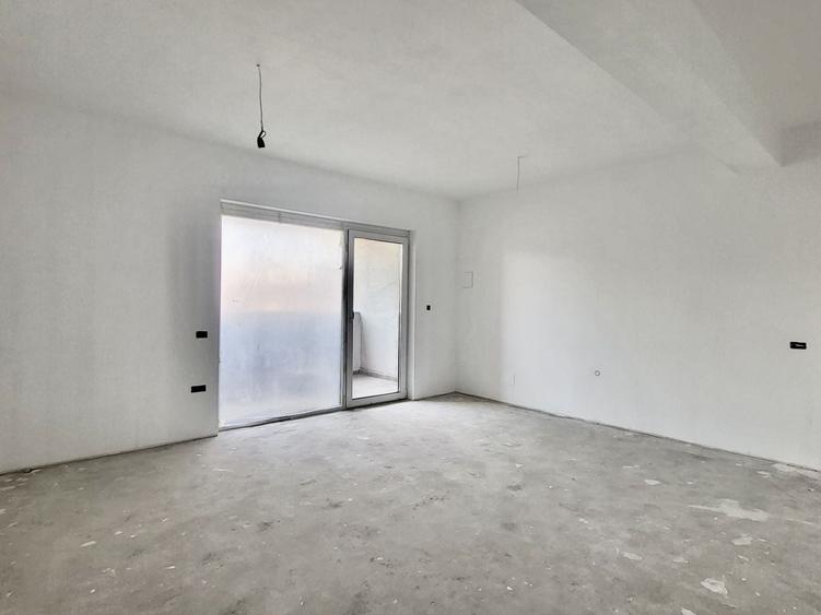 Apartament cu 3 camere decomandat în Dumbrăvița