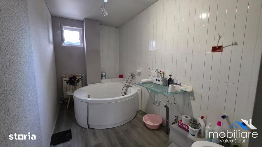 Apartament cu 4 camere în Central