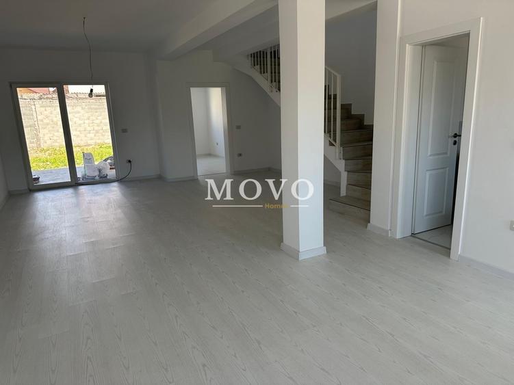 Duplex cu 4 camere cu Canalizare în Moșnița Nouă