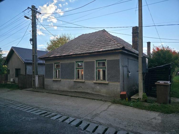 Casă cu 3 camere în Dumbrăvioara