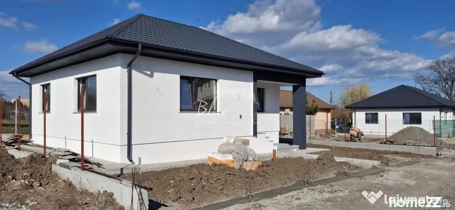 Casă cu 3 camere cu Teren 270 Mp în Lumina