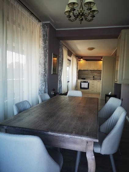 Apartament cu 3 camere decomandat, mobilat în Delfinariu