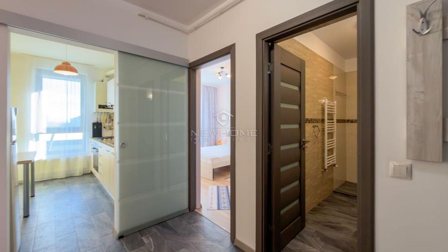 Apartament cu 2 camere semidecomandat, mobilat în Între Lacuri