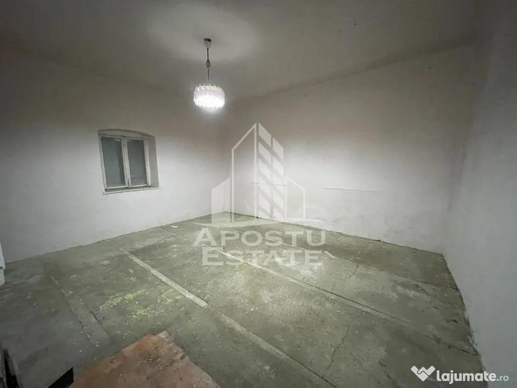 Casă cu 2 camere cu Teren 1554 Mp în Săcălaz