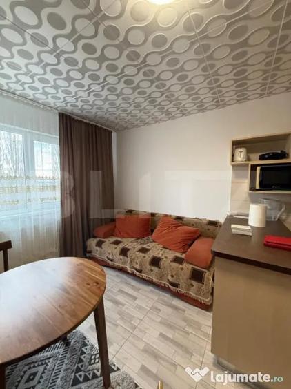 Apartament cu 2 camere semidecomandat în Central