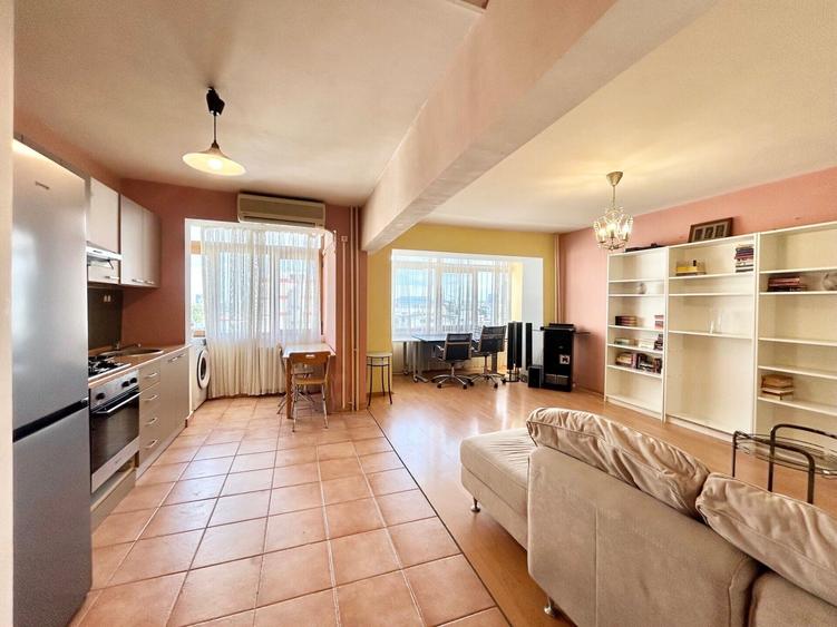 Apartament cu 3 camere decomandat, mobilat în 1 Mai