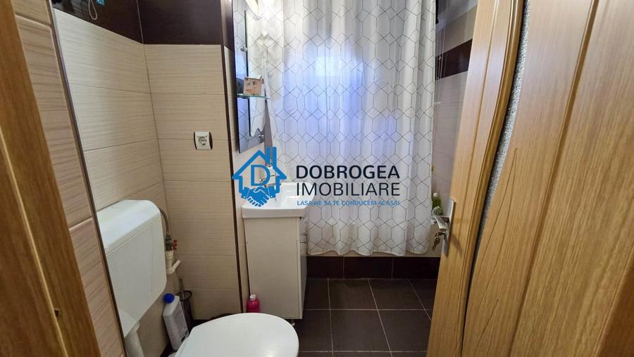 Apartament cu 4 camere decomandat, mobilat în C5