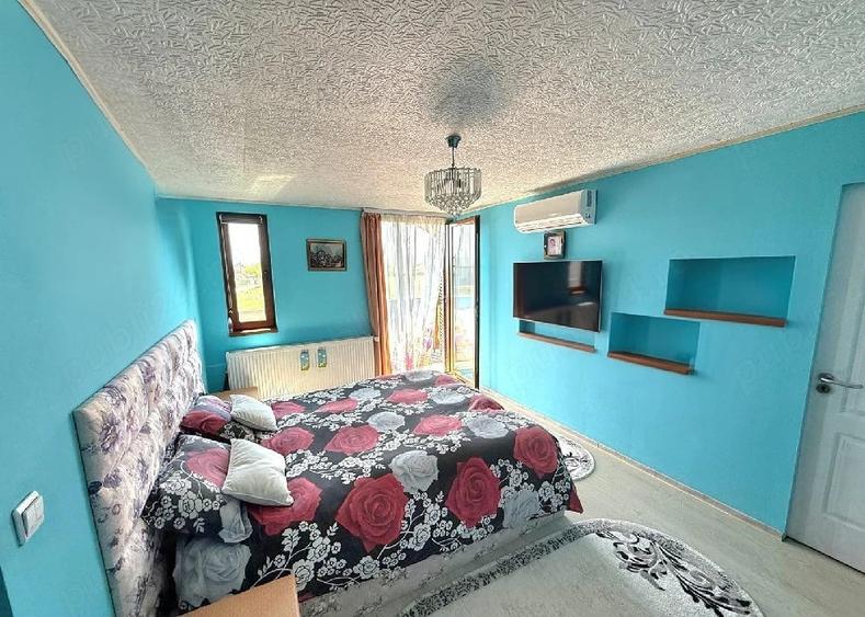 Casă cu 5 camere cu Teren 1000 Mp în Colonia Bod