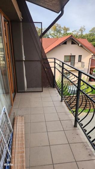 Apartament cu 2 camere semidecomandat în Tăuți