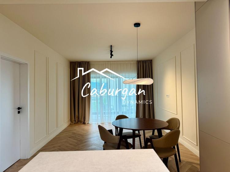 Apartament cu 3 camere semidecomandat, mobilat în Cristian