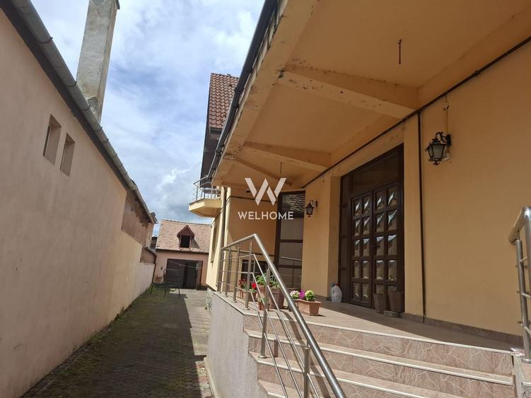 Casă individuală cu 7 camere cu Canalizare în Turnișor