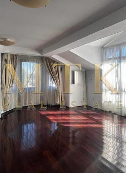Duplex cu 7 camere cu Canalizare în Pipera