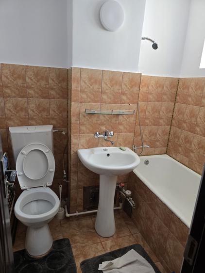 Casă cu 2 camere semidecomandat în Crâng