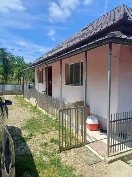 Casă cu 2 camere cu Teren 2200 Mp în Domnin