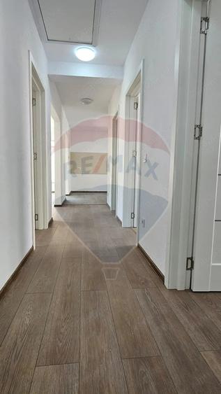 Casă cu Teren 300 Mp în Central