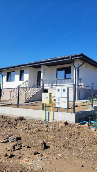 Casă cu 2 camere cu Teren 650 Mp în Chicerea
