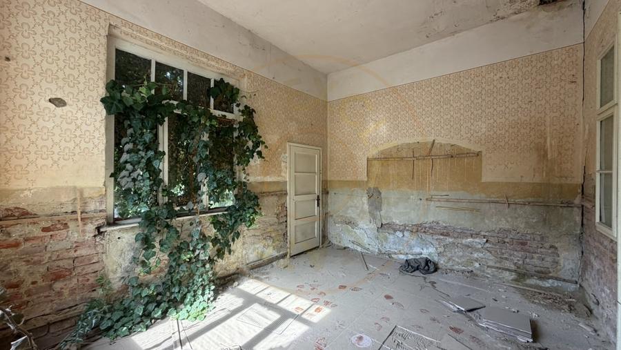Casă individuală cu 5 camere cu Canalizare în Carei