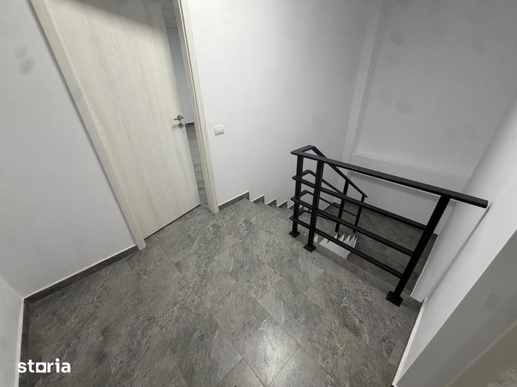 Spațiu comercial, de 440 mp, în Domnești