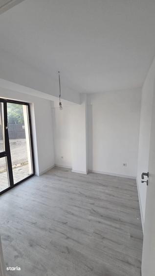 Apartament cu 3 camere în Hlincea
