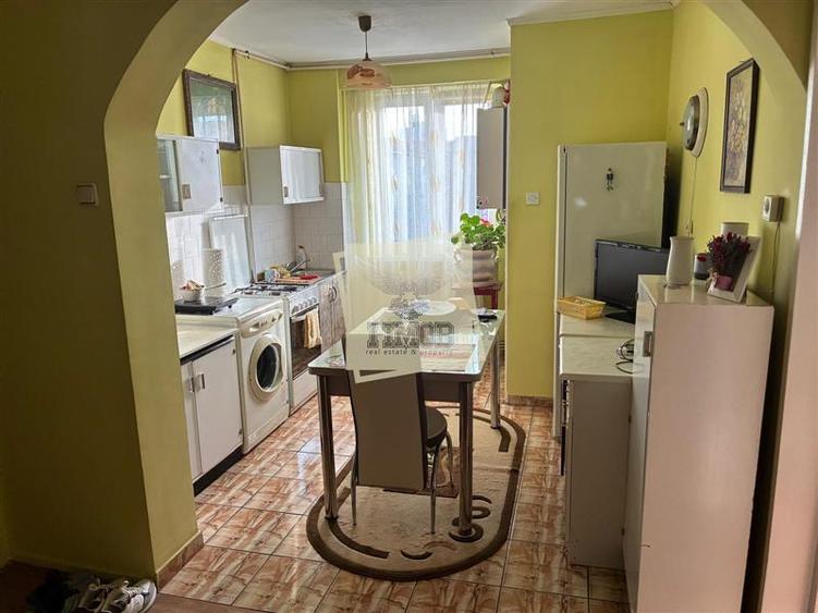 Apartament cu 3 camere decomandat, mobilat în Mihai Viteazul