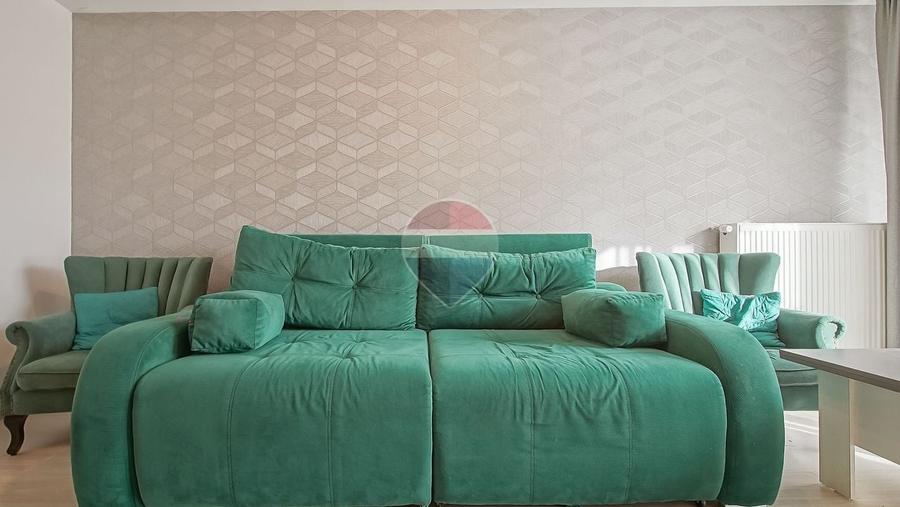 Apartament cu 2 camere decomandat în Tractorul