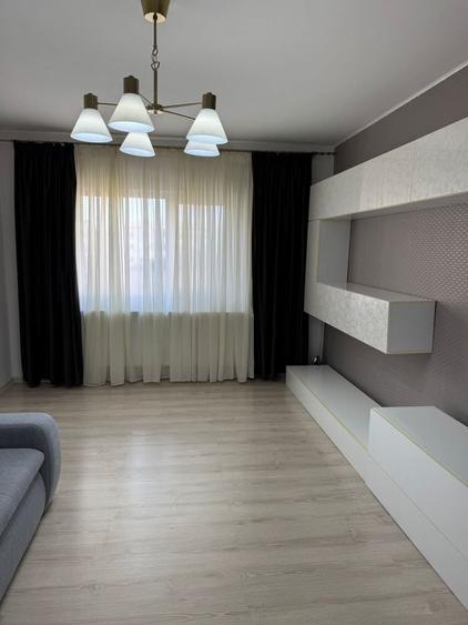 Apartament cu 2 camere decomandat în 1 Mai