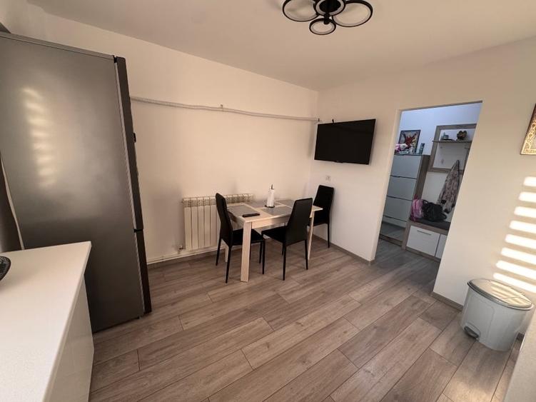 Apartament cu 2 camere decomandat, mobilat în Central