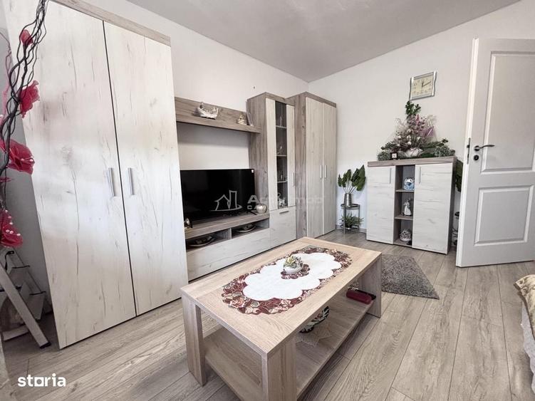 Casă cu 3 camere în Mierlău