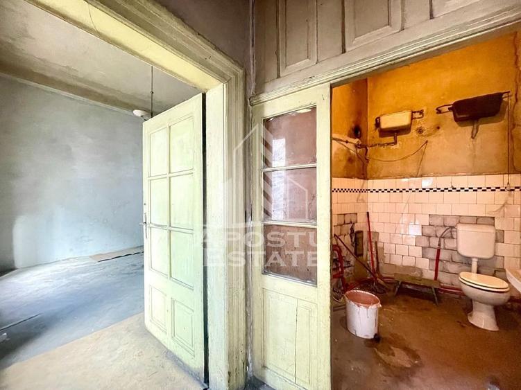 Apartament cu 3 camere semidecomandat în Ultracentral