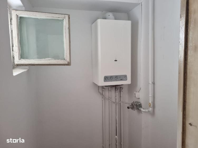 Apartament cu 3 camere semidecomandat în Central