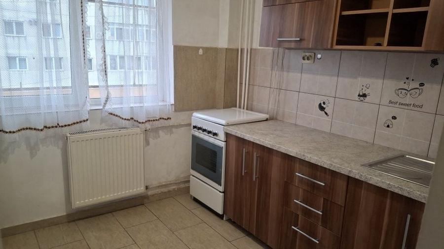 Apartament cu 2 camere semidecomandat în Gălățui