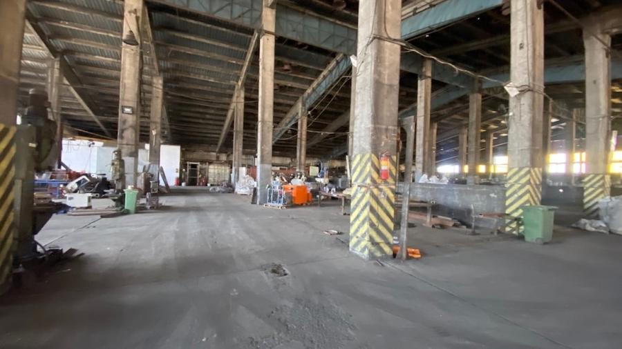 Spațiu industrial, de 4,076 mp, în Central
