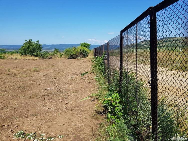 Teren de 1800 mp, în Schela