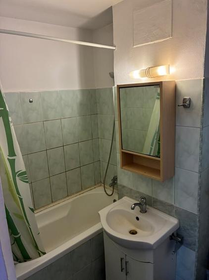 Garsonieră decomandată în Vitan