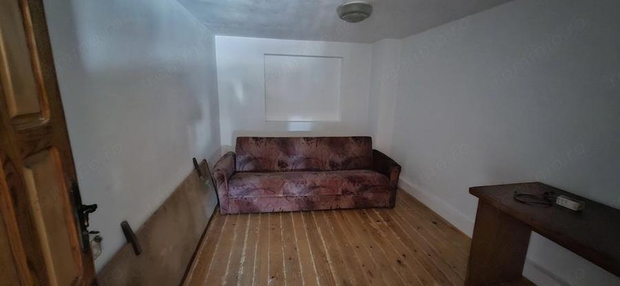 Casă cu 5 camere cu Teren 191 Mp în Central