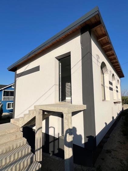 Casă individuală cu 4 camere cu Teren 300 Mp în Rediu