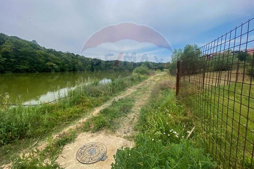 Teren agricol intravilan de 3778 mp, în Brănești