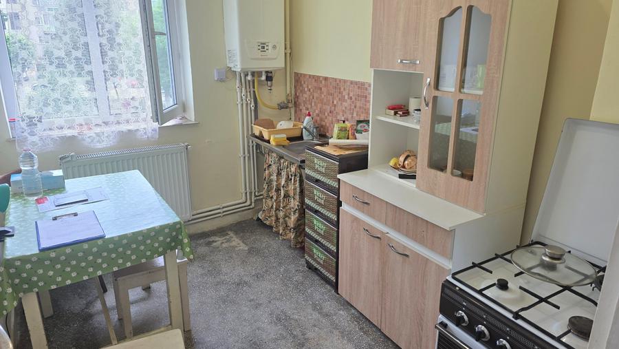 Apartament cu 2 camere semidecomandat în Piața Centrală