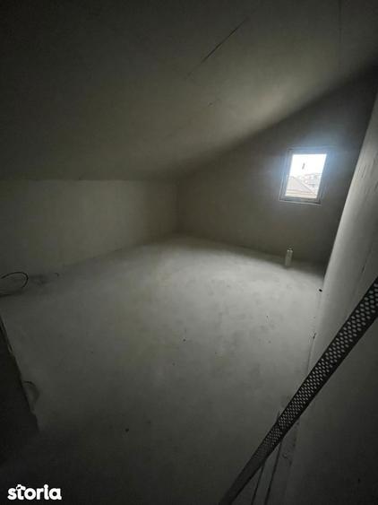 Casă cu 3 camere cu Teren 200 Mp în Central