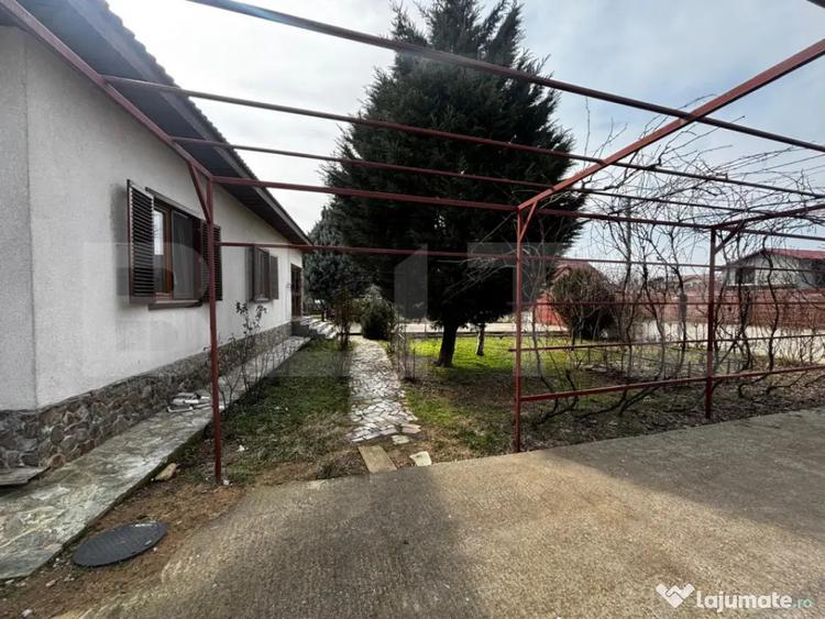 Casă cu 2 camere cu Teren 647 Mp în Central