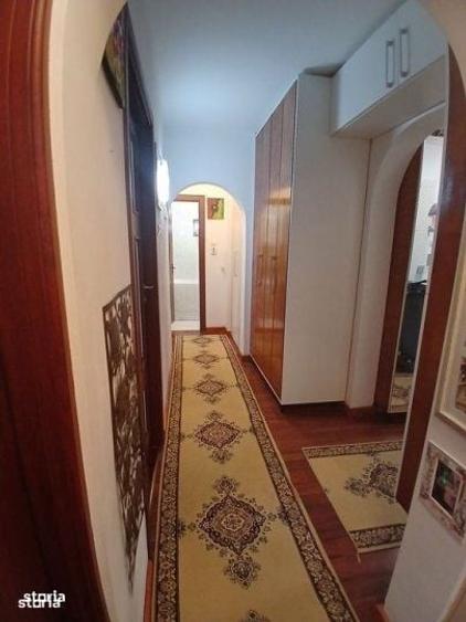 Apartament cu 4 camere decomandat, mobilat în Apărătorii Patriei