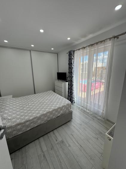 Penthouse cu 2 camere decomandat în Pietroasa
