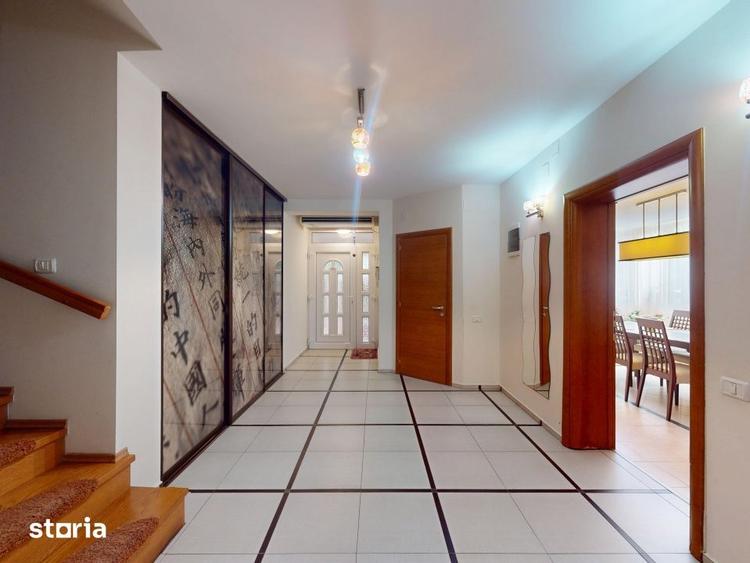 Casă cu 5 camere cu Teren 1104 Mp în Lipovei