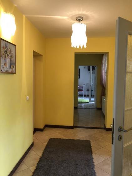 Casă individuală cu 6 camere cu Canalizare în Albert